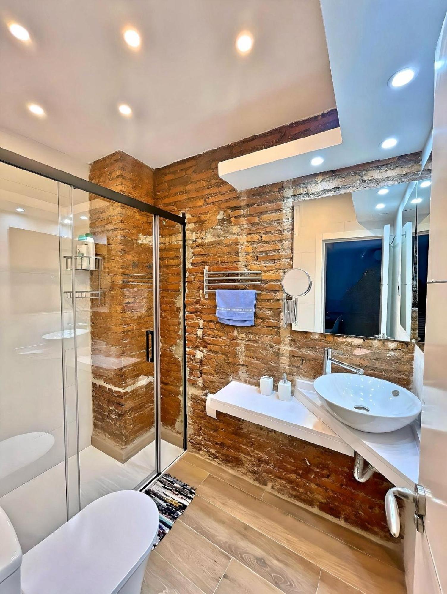 Excellent Location Malaga Centro Historico 2 Bed Flat Apartment Luaran gambar